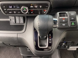 電子パーキング装着車!!ブレーキホールド機能付きで、信号待ちでも楽々です!!