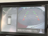 インテリジェント アラウンドビューモニター(移動物 検知機能付)空から見下ろしているかのような映像をディスプレイに映し出し、スムースな駐車をサポートします。