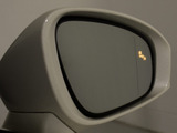 BSM(ブラインドスポットモニタ)!隣の車線を走る車両をレーダーで検知し、ドアミラーでは確認しにくい後側方エリアに存在する車両に加えて、急接近してくる車両も検知します。