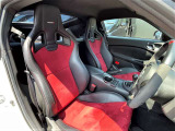 NISMO専用RECAROシート。リクライニング可能です。