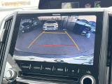 【フロント&サイド&バックカメラ】ドライバーから見にくい死角部分を映像で確認できるカメラを各所に装着。見通しがきかない場所や住宅密集地などを運転することが多い人におすすめの安心装備です。