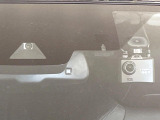 【トヨタセーフティセンス】走行中に前方の車両等を認識し、衝突しそうな時は警報とブレーキで衝突回避と被害軽減をアシスト。より安全にドライブをお楽しみいただけます。