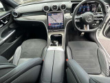 一体感のあるナビは、高級感ある車内を演出してくれます。オーディオ機能も充実しておりますので、運転もより楽しめます♪