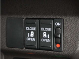 ◆両側電動スライドドア◆狭い駐車場でも乗り降りが楽々♪お子様が隣の車にドアを当ててしまう心配もございません!小さなお子様連れの方もこれで安心。
