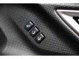 運転席のシートポジションメモリー機能は、登録済みの運転者と交代しても、シートポジションの変更の手間がかかりません。