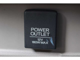 12V電源ソケットから、携帯の充電なども可能です。