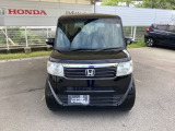 お客様に安全で快適なカーライフをお送りいただくために、中古車にも高いレベルの品質基準を設け、その基準に従って、全ての中古車について納車前整備を実施しています。