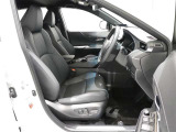 運転席・助手席ともにシート(ヒーター&クラー)が付いており、まだ両シート電動式となります。
