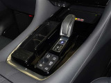 電動パーキングブレーキ・ブレーキホールドを装備してます。ホールド機能は信号待ちが多い一般道で疲労軽減になり、大好評です!