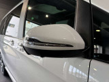 メルセデスの認定中古車「サーティファイドカー」には、最大100項目にも及ぶ点検・整備項目が設定されています>