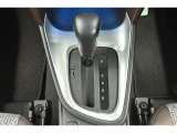 ハイブリッドカーですが運転操作は普通の車と変わりませんのでご安心ください。操作方法はスタッフが説明いたしますのでお気軽にご質問ください