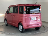 プライバシーガラスが装備されているので、車内が見えにくく、周りを気にせず、快適に運転できますよ。