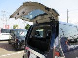 広さと使いやすさを向上させたラゲージスペース。積み下ろしもしやすいお車です!