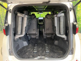 【パワーバックドア】スマートキーや運転席のボタンを押すだけでリアゲートが自動で開閉します!荷物を持っている時や、高い位置にあるバックドアを閉める際に便利な機能です♪
