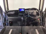 【前方視界】開放的な前方視界!運転がしやすく疲れにくいです♪窓が大きく、見通しがとっても良いおクルマですよ♪