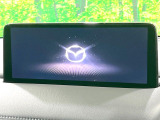 【メーカー純正ナビ】インテリアに溶け込むスタイリッシュな「専用設計」メーカーナビを装備♪視認性や操作性など基本性能にも優れ、より上質なカーライフをお楽しみいただけます。