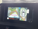 【パノラミックビューモニター】専用のカメラにより、上から見下ろしたような視点で360度クルマの周囲を確認することができます☆死角部分も確認しやすく、狭い場所での切り返しや駐車もスムーズに行えます。