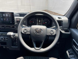痛みの出やすい運転席シートの角、座面、ともに良好です