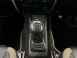 発進時や後退時に操作するレバーです。操作のしやすさが肝になってきます。ぜひ一度体感してください。