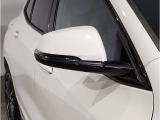 【BMWミラー】視認性の高いスタイリッシュなミラー。自動防眩機能も付いており夜間のドライビングをサポートします。