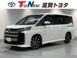 ファミリー層からシニア世代まで幅広く人気のノア。手頃なサイズながら3列シートの広い車内空間と両側スライドドアを採用しており、低底設計で乗り降りしやすく、高く支持されています。