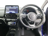 目線の位置も高くて運転席からの視界も良好です。シート高さ位置も調整できるので、乗りやすいですね。