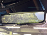 【デジタルインナーミラー】後席の大きな荷物や同乗者で後方が確認しづらい時でも安心!カメラが撮影した車両後方の映像をルームミラー内に表示。クリアな視界で状況の確認が可能です!