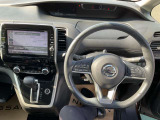 乗る人へのストレスを低減させ、長距離の移動でも疲れにくいお車を目指して、すべてが新しく生まれ変わった日産のお車をぜひ体験してください!