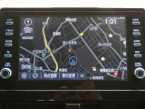 純正ナビを装備。タッチパネル式で使いやすく、お出かけもラクラクです。