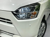 【LEDヘッドライト】悪天候や夜間走行時も良好な視界を確保し安心して運転できる高輝度LEDヘッドライトを装備!点灯速度が早く、消費電力も抑えられています。