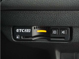 ◆ETC2.0装着◆進化したドライブ体験。料金収受システムだけだったETCが生まれ変わって、高速道路を賢く使うETC2.0に進化しました。多彩な情報サービスが便利で快適なドライブ体験を提供します。