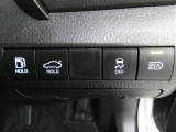 オートマチックハイビームとは、先行車や対向車のライトを認識し、ハイビームとロービームを自動で切り替える機能です。夜道の視界を確保します。詳細は販売店スタッフまでおたずねください。