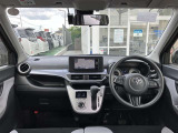 【運転席・インパネまわり】ハンドル・シート・フロアーなど隅々までプロによるクリーニング済み☆彡キレイな車内でドライブが一層快適にお楽しみいただけます!!