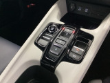 ワンアクションでスムーズな運転を支援する、エレクトリックギアセレクターに、パーキングブレーキは、電子制御パーキングブレーキです。