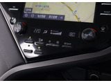 ★使いやすさや安全性を追求したステアリング周り!高級車ゆえにスイッチ類が多いのも特徴ですね!考え尽くされた配置ですぐに使いこなす事が出来ますのでご安心下さい!是非、体感してみて下さい!!