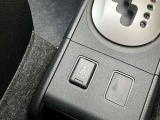 シフトレバー付近にUSBソケットがございます。