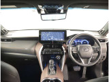 オシャレなインテリアで運転する気分も盛り上がりますよね^^