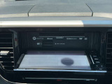 ナビのモニターパネルを開けるとご覧のようになります。音楽録音・CD/DVD再生・Bluetoothが可能です。