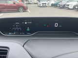 メーター内のディスプレイには運転をサポートするさまざまな情報を表示。