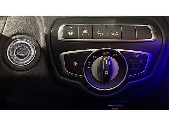 メルセデス・ベンツ Cクラスクーペ C180 スポーツ レザー