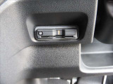 当社下取りワンオーナー車につきご安心頂ける一台となっております♪純正ナビ、バックカメラなど装備充実!使用感は少なく、内外装共に程度良好の一台です♪お気軽にお問合せください!