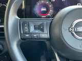 ナビの音量など車両情報を手元で操作できるハンドルスイッチ付き。