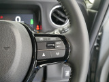 【ACC〈アダプティブ・クルーズ・コントロール〉】予め設定した車速内でクルマが自動的に加減速。前走車との適切な車間距離を維持しながら追従走行しドライバーの運転負荷を軽減します。