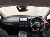 見通しの良い運転席回りとなっておりますので安心して運転をして頂けます!窓が大きいので明るく開放的な室内です