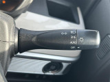 【 オートライト 】オートライトなのでライトの点け忘れを気にすることなく運転が出来ます。