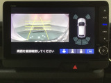 バックでの車庫入れも安心です! リアカメラが付いているバックモニター付のナビを装備しております。バンパーについているソナーや、操作線もついており距離感も画面から確認できます。