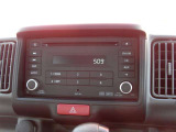 純正CD一体 AM/FM電子チューナーラジオを装備しております♪