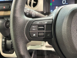 ステアリングにオーディオ操作スイッチが付いています。オーディオ画面に直接タッチしなくても操作が出来ますので、運転に集中できます。