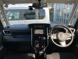 【運転席・インパネまわり】ハンドル・シート・フロアーなど隅々までプロによるクリーニング済み☆彡キレイな車内でドライブが一層快適にお楽しみいただけます!!