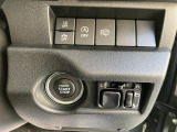 ボタン1つでエンジンを始動【キーレスプッシュスタート】!各機能のスイッチは運転席から操作ラクラク。